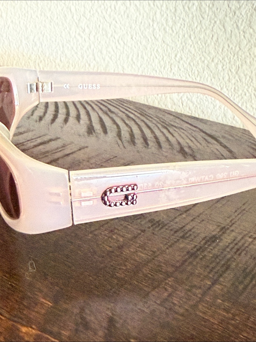 Guess Pink Oval Sunglasses - Picture 2 of 3